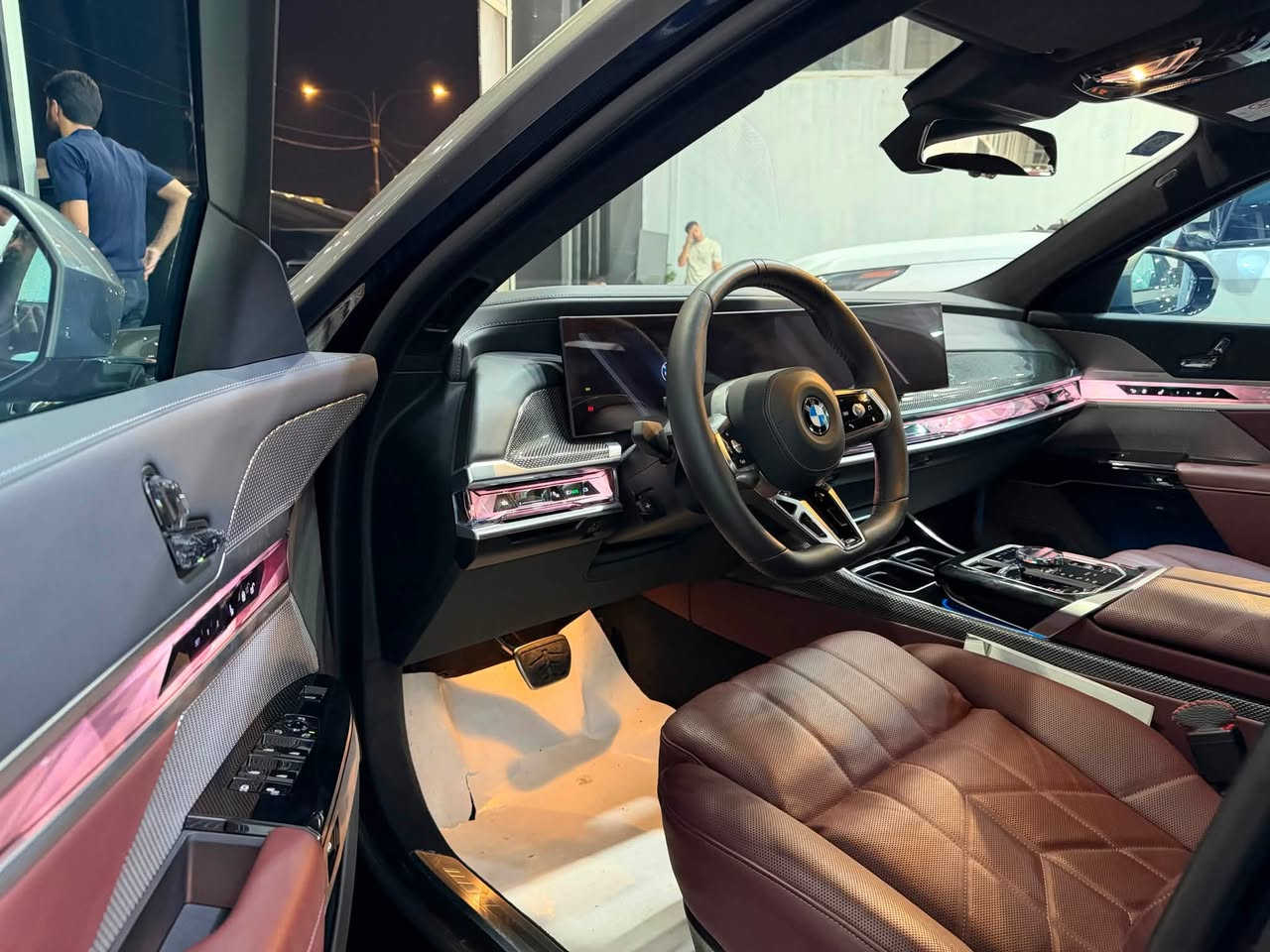 BMW 740i 🇩🇪2025 
بي ام دبليو 2025 🇩🇪740i
فول ١/١ 
ضمان وكالة العروش ✅
تغليف كامل المركبة ppf 
عداد المسافة المقطوعة 8000 k/m 

📍بغداد شركة ابو ظبي چكوك قرب بوابة الكاظمية 

***********

*********** 📞
