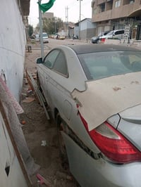 عنونها بغداد سياره متروكه ما بيها شي شغاله