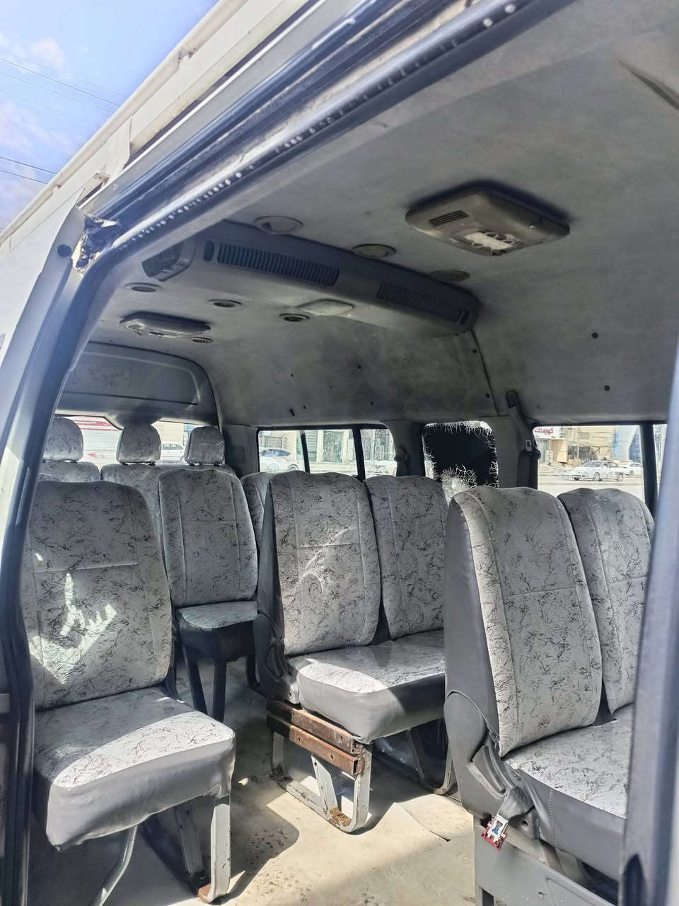 سلام عليكم جنبي H2 للبيع مديل 14 رقم نكليزي باسمي سنويه لل31 هزه جديده مكينه جمره كير اكسن هايسه مكفولات دوشمه جديده حداديه تخم تاير تخم ويل هايسه سله نصر جميلي درع خلفيه شاشه تاب سماعات ملكه تبريد شغال ثلج 🥶 محور سبلت اضافي مال ستاركس كهربائيات كلها شغاله اشاير لد بيها مكانات صبغ باب سايق وقبق بانزين وشبر وره باب سلايت فقط باقي مكفول وشغل درجه اولى تجي تشوف ما مبينات بس اني اكلك بيهن ليكدام السعر 123 وبيها مجال مكاني نجف اتصل وتدلل ***********//***********//
