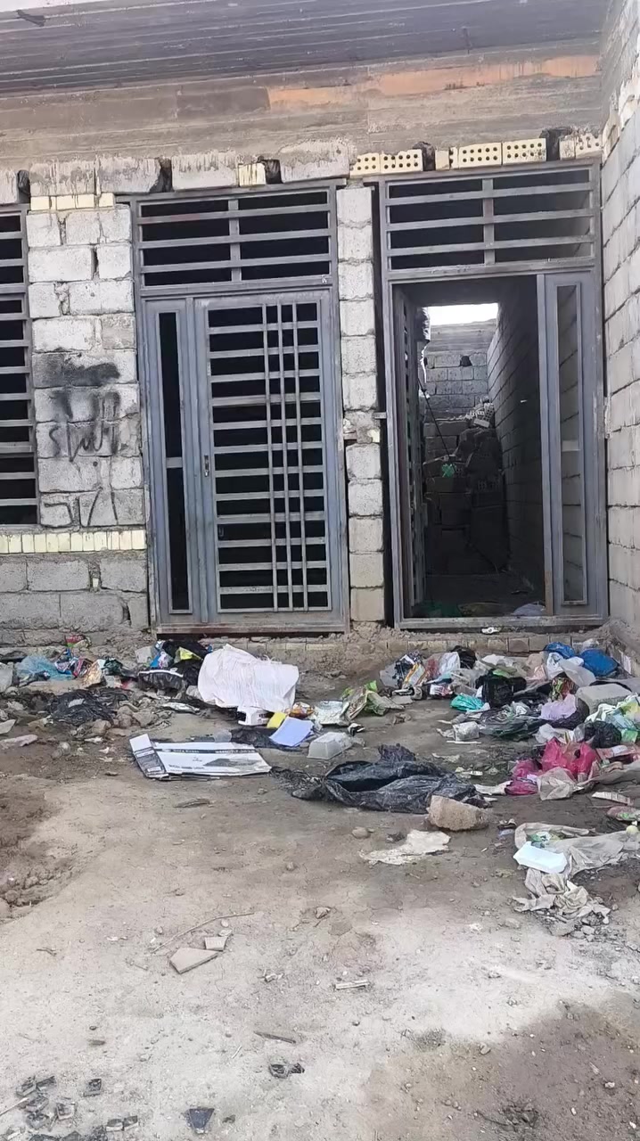 السلام عليكم بيت زراعي منطقه حي الرسول هيكل المساحه 150 النزال 25 الواجهيه 6 الا ربع للبيع ***********
