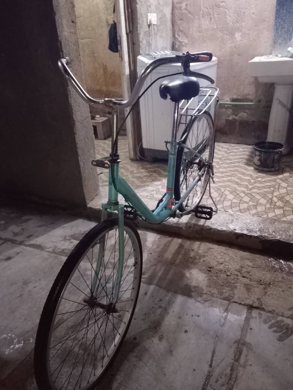 السلام عليكم بايسكل ماعرف شنو نوعيته اعتقد بايسكل بطه بايسكل نضيف كلشي مابي يحتاجله شوي ترتيبات #ملاحضه مامصبوغ فقط طايح صبغه اجوابه جدد تايرات جدد دسك ابريك فقط خلفي الويل الوره اشوي يلعب اعتقد صجم سعره 50 او بي مجال قليل مكاني بغداد المعامل السعاده


**إذا كنت صاحب هذا الإعلان وتريد حذفه لأي سبب، رجاءا أرسل رسالة إلى الدعم الفني**