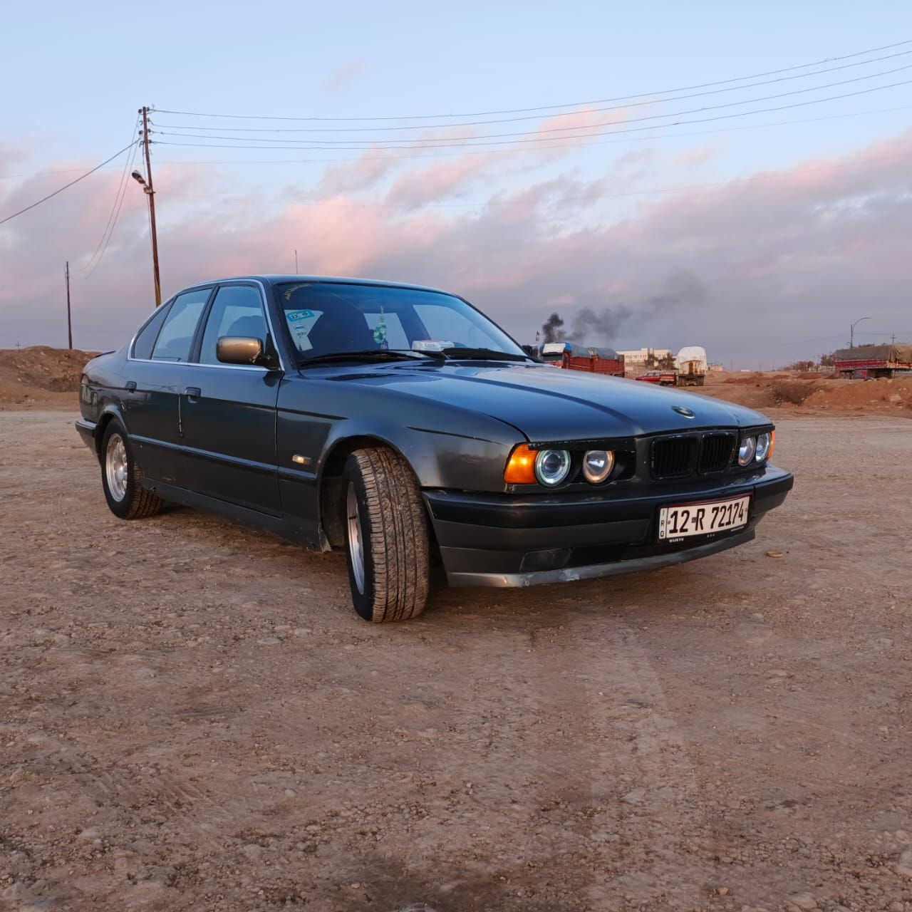 بي ام حجم 525 موديل 1990 فول اتوماتيك بس كير عادي 
رقم نينوى 12 وكاله تحويل من شرعي
محرك كير اكسل شاصي شرط
كهربائيات كلها شغاله
تخم تاير امامي خلفي جديد
سعر 48 بي مجال بسيط
***********
مكاني تلعفر
