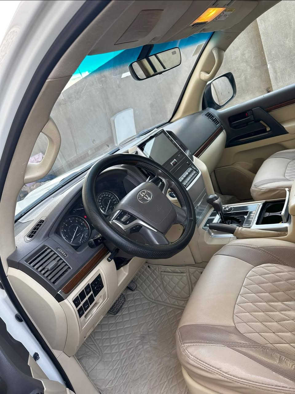 لاندكروز 2016  بريم
رقم بغداد باسمي  محرك 6 
صبغ جاملغ خلفي  صوره السونار بلمنشور 
مكان سياره ناصريه 
***********
