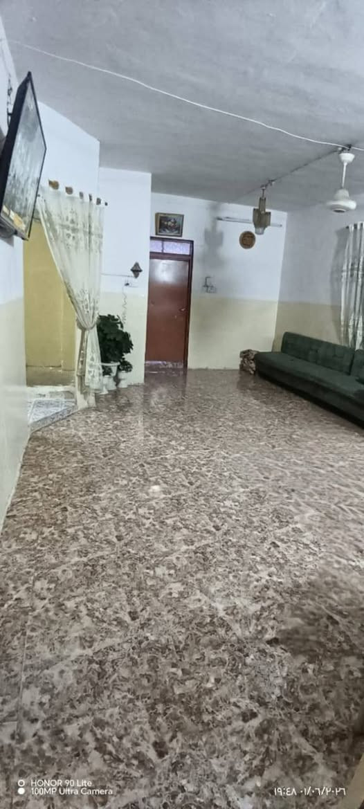السلام عليكم
للبيع بيت طابقين محدث 🏘️ 

مساحة ٢١٠ متر 

طابق الأول غرفتين وصاله واستقبال وصحيات و مطبخ

طابق الثاني غرفتين وصاله ومطبخ وصحيات

الموقع حي الزهراء شارع سوق جامع الزهراء

قرب مدرسة القعقاع

للاستفسار مراسلة الصفحة
أو الاتصال على الرقم *********** واتس اب
