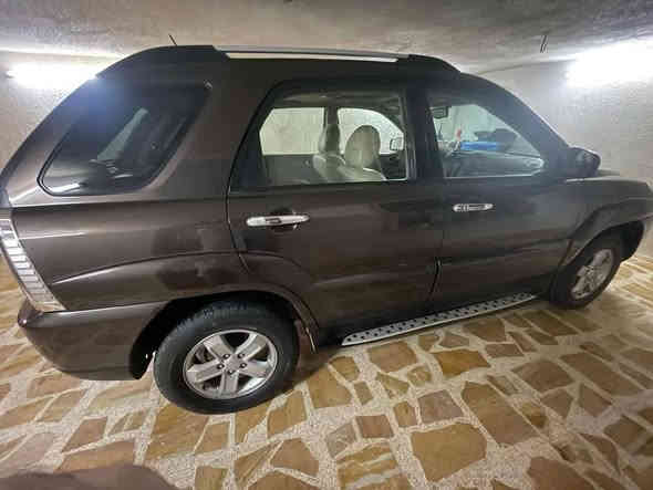 للبيع 
كيا سبورتج 2009 
فول مواصفات
 صبغ جاملغ بوند بدون دواخل 
كشن جلد 
كشن هيتر 
شاشه كامره
فتحت سقف 
نظام انزلاق 
كوبون بانزين
المحرك  6 سلندر 2700
محرك كير شرط شرط 
السعر 110
هزه جديده 
الاتصال ع. الارقام او عل خاص
***********
*********** موصل
