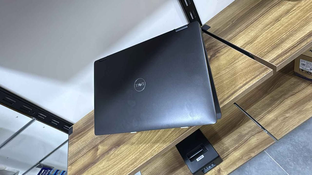 Ci 5 8th 
RAM 8 GB DDR4 
HARD 256 SSD NVMe 
X360 touch screen 
Screen 13.3 FHD أربيل, العراق


**إذا كنت صاحب هذا الإعلان وتريد حذفه لأي سبب، رجاءا أرسل رسالة إلى الدعم الفني**
