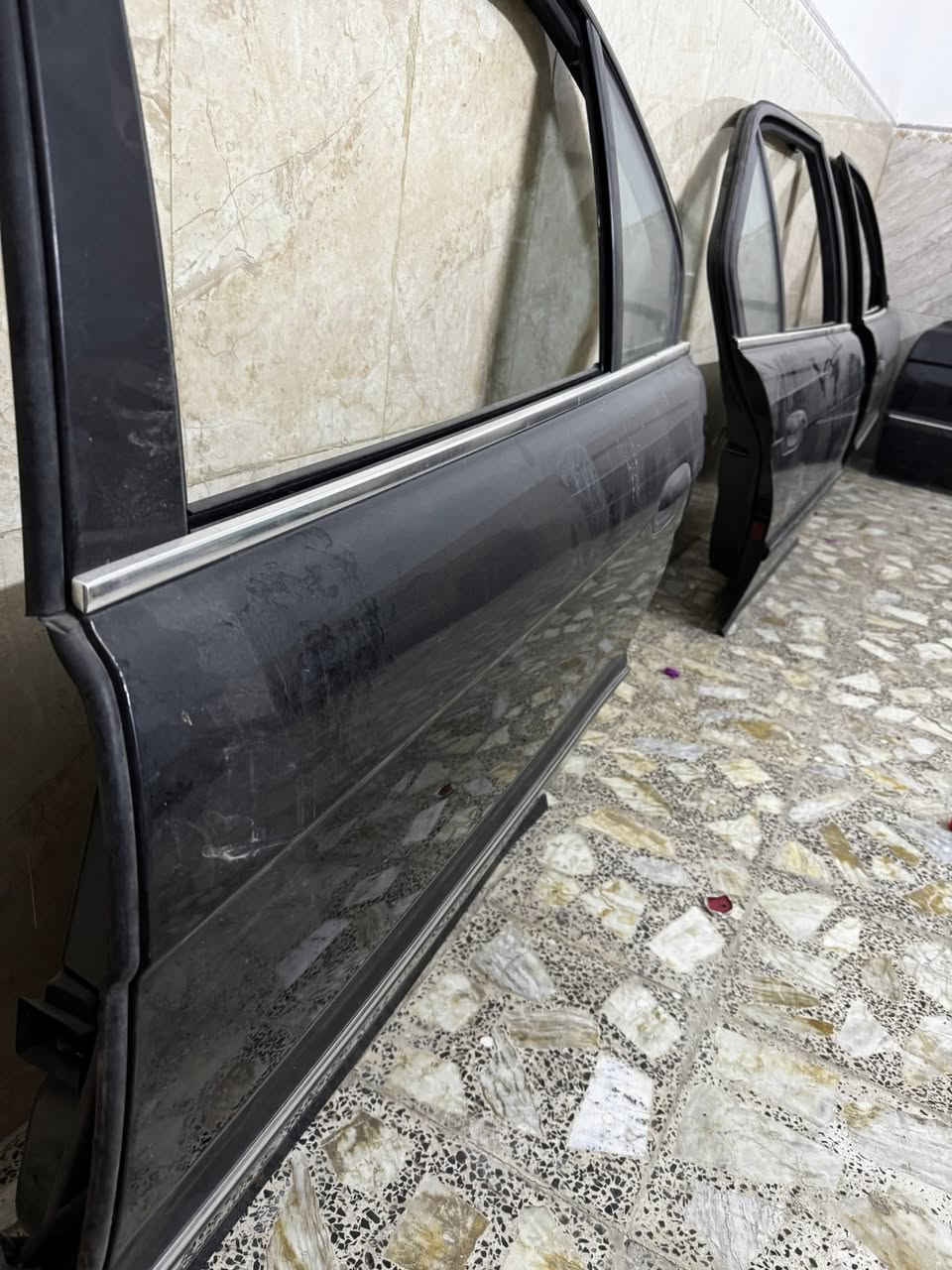 السلام عليكم لبيع تخم بوب جدد بدون صبغ بلكارتون باب طويل ***********
