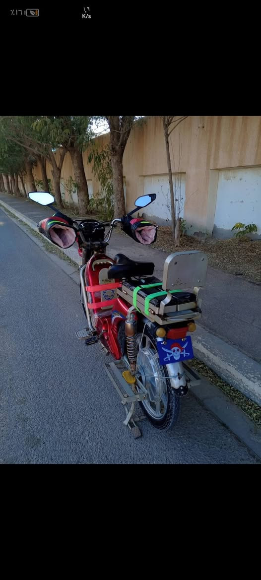 السلام عليكم بايسكل شحن للبيع بايسكل كامل من كلشي تايرات جدد باتريات عل فحص كهربائيات كله شغاله سعر275 وبي مجال الشراي يتصل ***********.او المراسله خاص وشكرا.....
