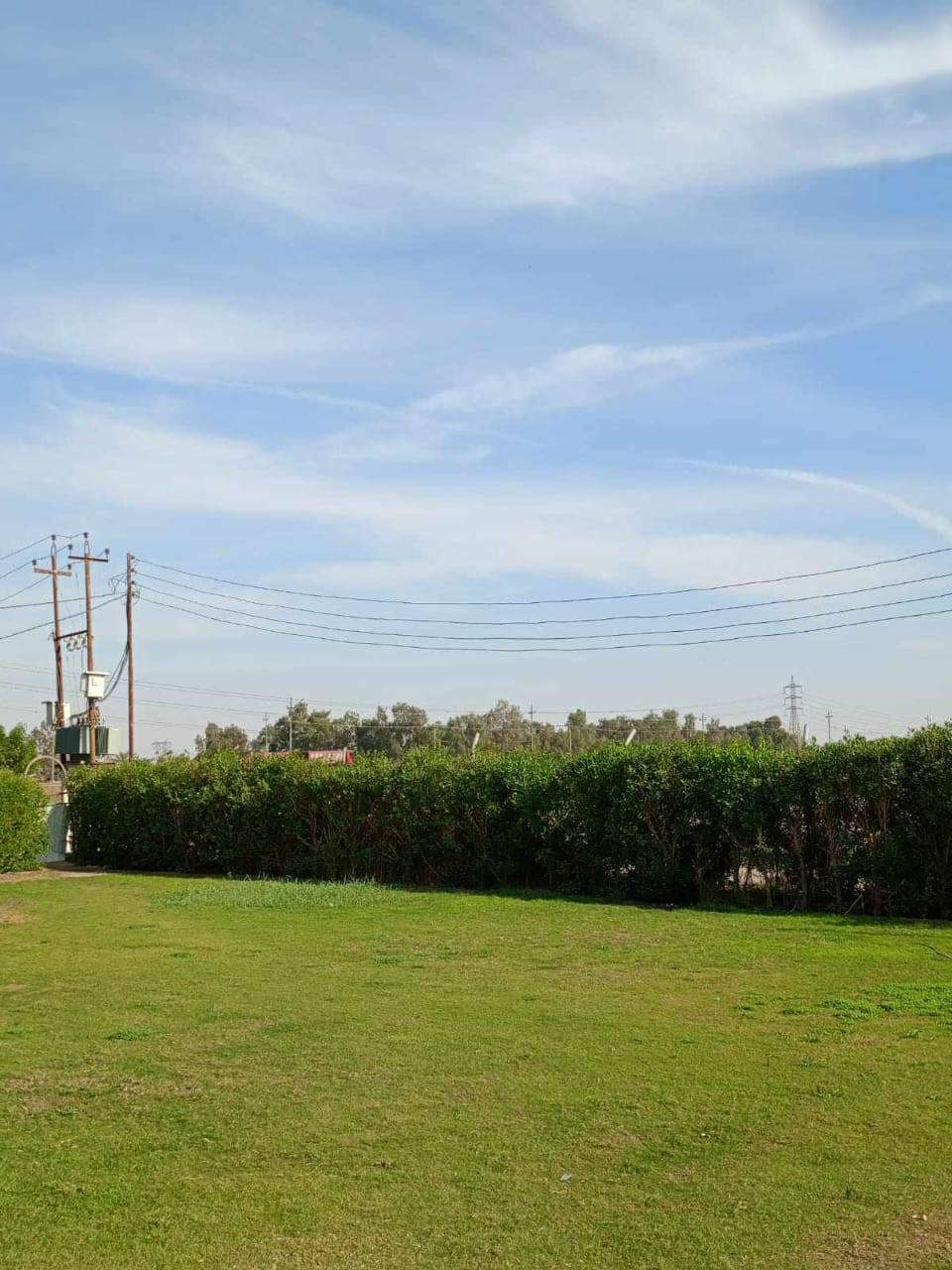 ٢ دونم طابو سند ٢٥ تحويل مباشر وجه شارع العام طريق بغداد كوت واسط عزيزية  الوجه ٤٠ متر كافت الخدمات متوفره***********
