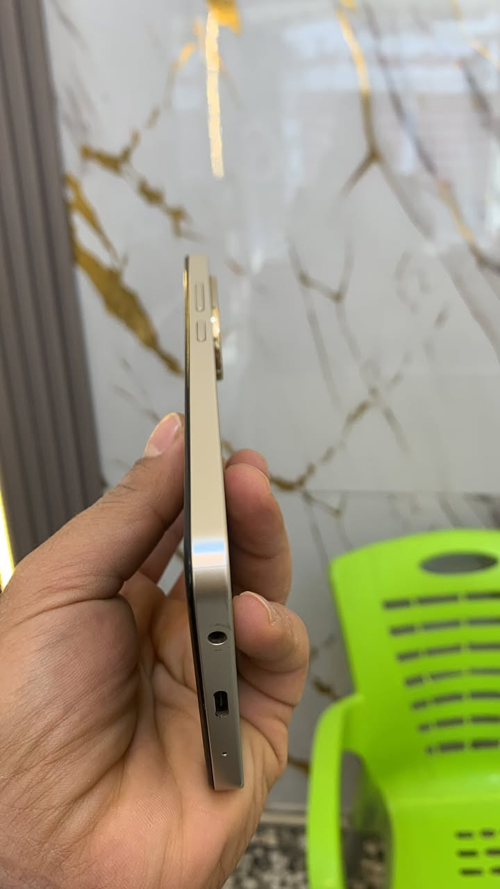 بوكو سي ٧١ذاكره ١٢٨ تلفون ستخدام شهر بس جديد بطاريه ٦٠٠٠  سعره ١٣٠وبي مجال مكاني زعفرانيه ***********
