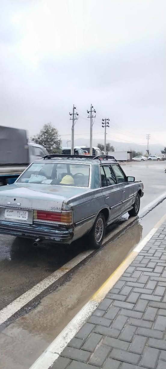 بەناوی خوا: سوپەر  مۆدیل 82 رەقم ئەسلیە   هیچ لێدراویەۆی پێوەنیە چوار تایەی ویلی لۆکی لەژێرە جام کارەبایە  گێر و مەکینە و ئەکسل بەشەرت هەموو گیانی ئیش ئەکات  .
سعر 27 
رقم موبایل :*********** . *********** شربازهير, السليمانية
