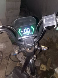 بايسكل شحن للبيع  150 الف مستعجل نضيف مكفول  تصال على رقم 07818408611