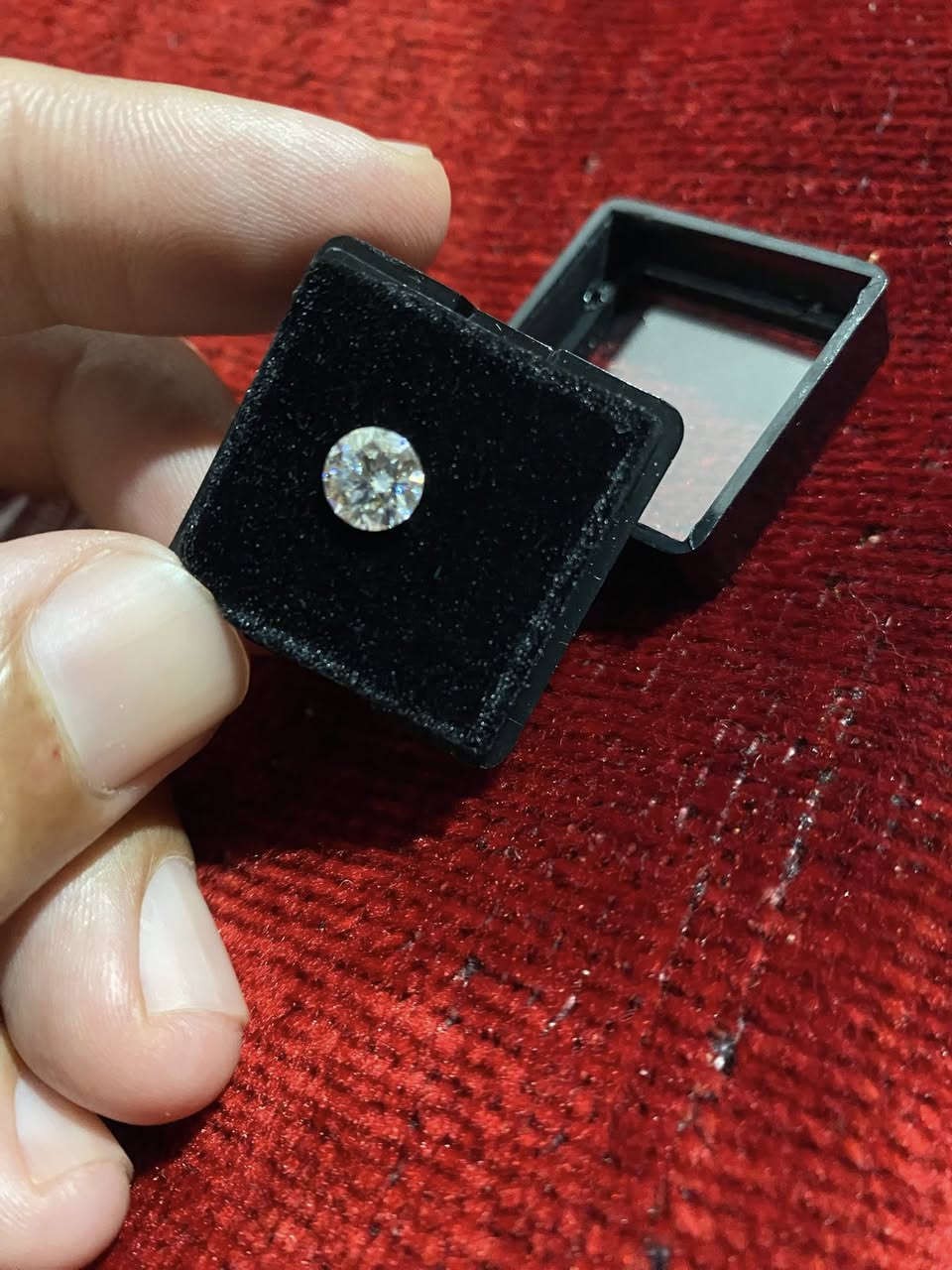 ألماس روسي أو حجر الموزانيت مع الشهادة المرفقة الخاصة به في الجزائر 🇩🇿
0558677152


**إذا كنت صاحب هذا الإعلان وتريد حذفه لأي سبب، رجاءا أرسل رسالة إلى الدعم الفني**