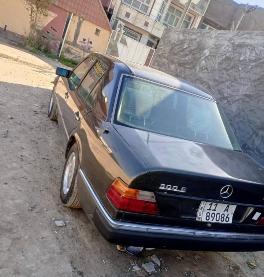 سلام عليكم للبيع مرسدس دب موديل ٩١ مكينه دي فور مال ملكه تبريد شغال سلايت طكتين حداديه نضيفه رقم بغداد بسمي سنويه ٢٩ سعره ٥٨ وبيه مجال للستفسار *********** مكانه بابل كفل
