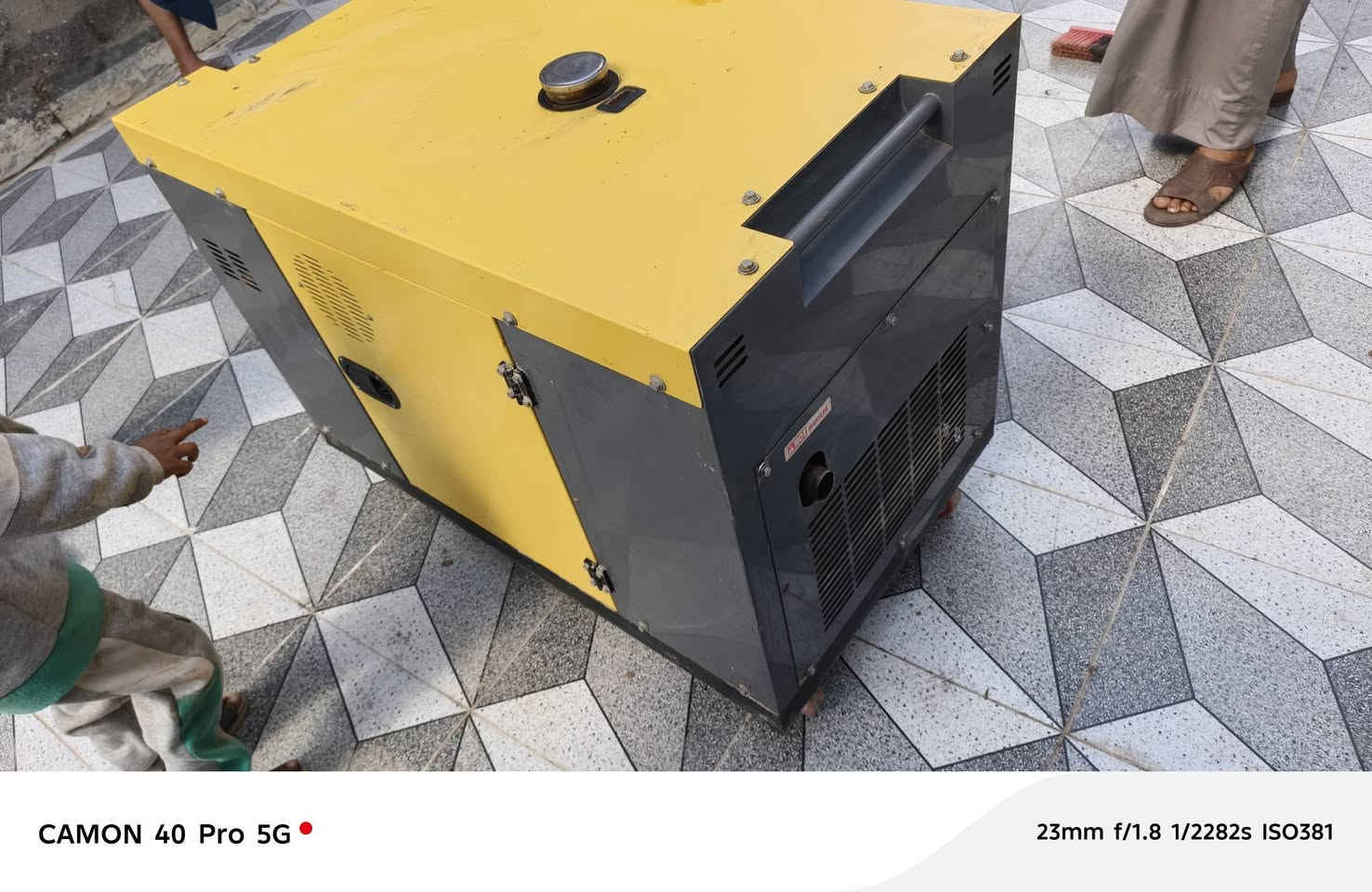 مولده كامه كاتم كاز حجم11000النبير50للبيع او المراوس مستخدمه استخدام نضيف للستفسار التصال او مراسله الرقم***********
