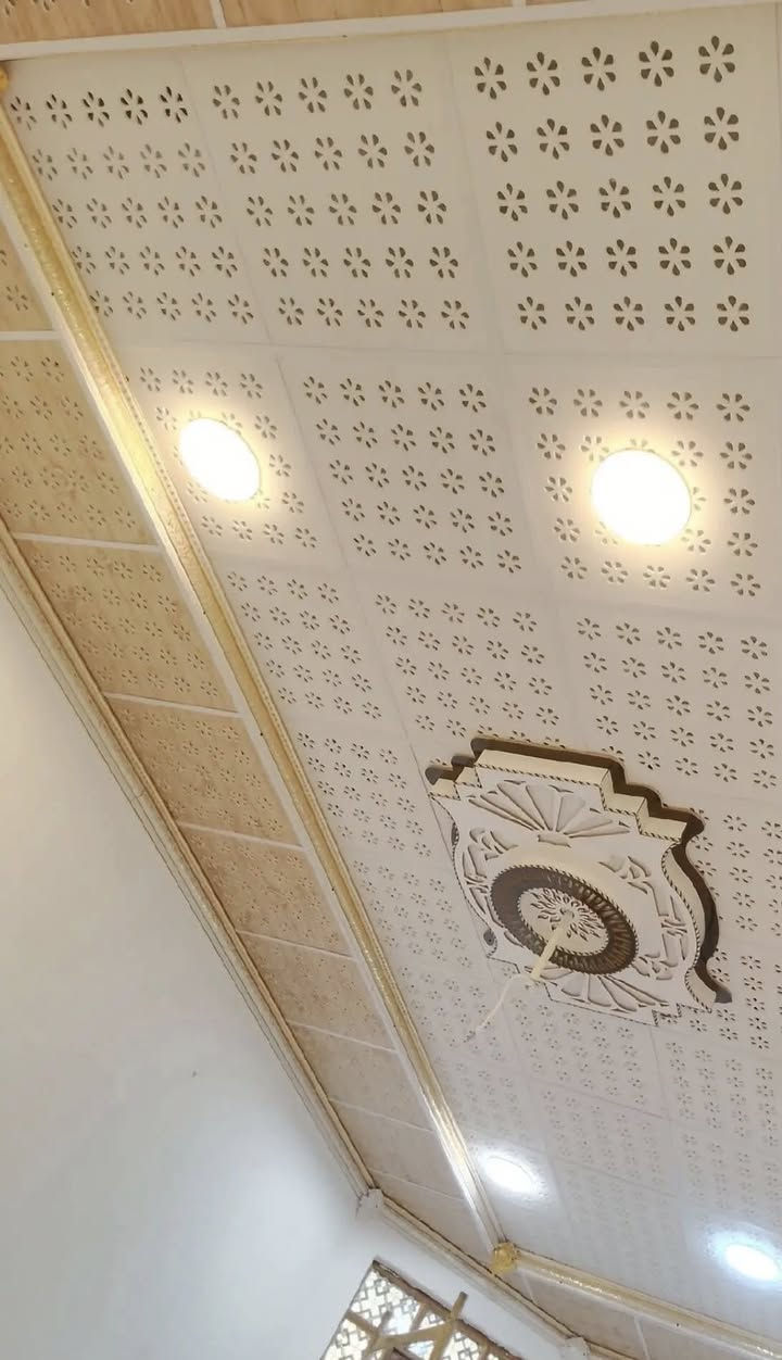 يتوفر كادر تاسيس الكهرباء وعمل السقوف الثانويه وبي اسعار مناسبه التوصل ***********
