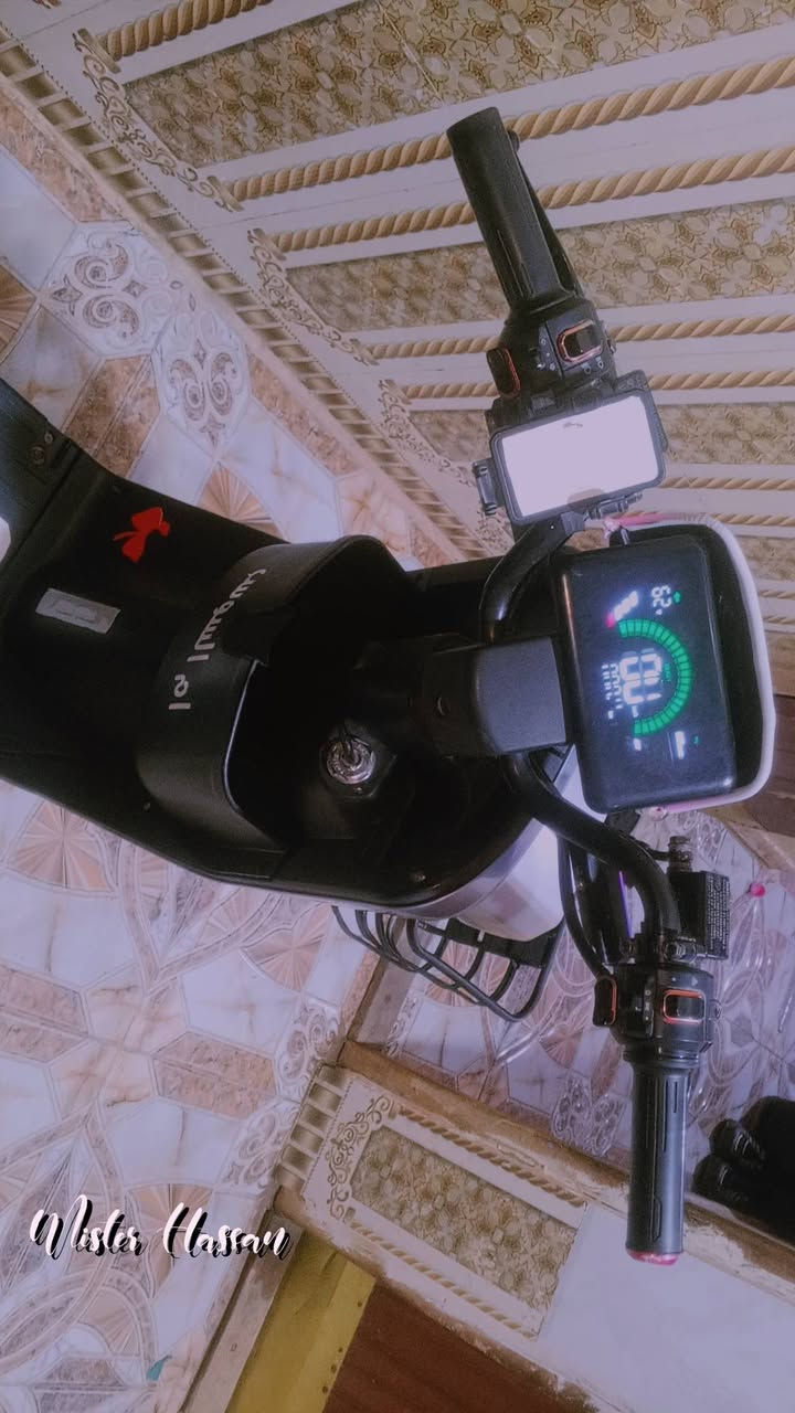 دراجه شحن R7خمس بطاريات الوحده 16امبير المكان البصره شط العرب  موديل الدراجه 2024السعرخاص رقم الهاتف ***********
