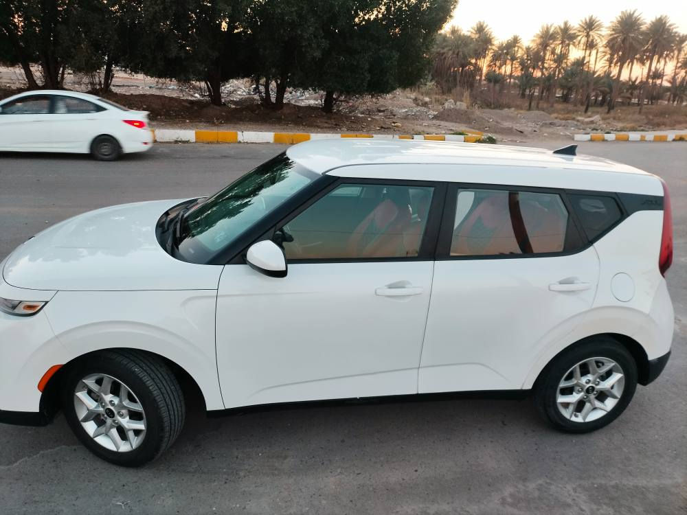 للبيع كيا صول وارد امريكا 
موديل2020 رقم بابل 
مكينه2000 دوش
شاشه كبيره 
كاميرا
رادارات
ويل كب 
ماشيه 61 
كلها ليبل واحد بدون تبديل 
بيها صبغ جاملغ وباب جهة اليمين 
والدور الخلفي جهة السائق
مكاني بابل 
*********** حلة, بابل
