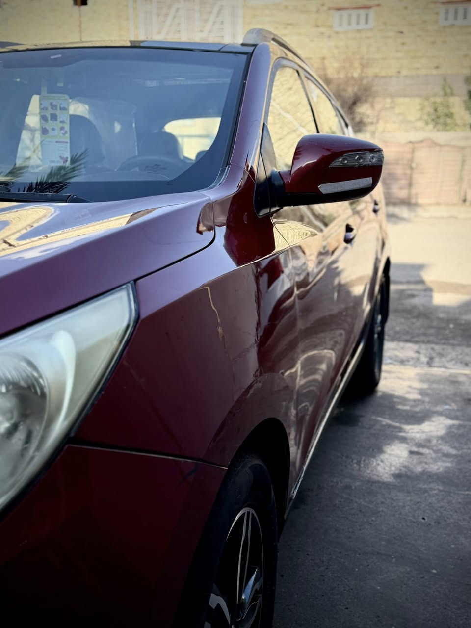 السلام عليكم توكسان موديل ١٤ خليجي فول بنوراما بصمه داخل جلد اشاير بالمري وشادله جهاز تشغيل عن بعد مكينه ٢٠٠٠ دوش السياره كفاله عامه فقط البنيد ربع صبغ لا جارد ونصبغ وعندي قبل وبعد الصبغ صور وفديوات السياره لا تبديل لا ضربه لا صبغ سياره ع وضعيه الشركه العامه كفااااله جديده حيل الصدر الامامي والخلفي والمكينه والكير على وضعيه الشركه ومملعوب بي ومكفول فقد مبدل اني تخم تاير او ويل كب كروم ابو النجمه وباتري فقط الباقي ع الوكاله ماشيه ١٢٠ البانزين كله سوبر الدهن من شركة مالته بالكراه ٥٢ 
ابدل بالضمان السياره بسمي شرط التحويل والسونار 
السعر ١٣٨ وبيه مجال قليل 
مكاني بغداد الامين الثانيه النواب 
***********
