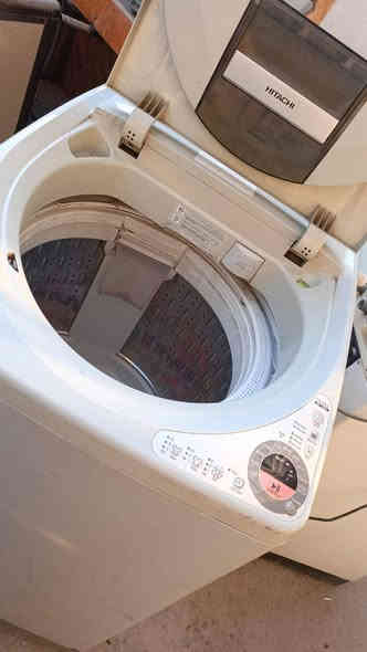 يالله للبيع غساله اوتوماتيك هيتاشي ياباني اصلي 13 كيلوا فعلي اخت الجديد كتلوك موجود على وضع الشركه السعر ب200 وبيها مجال بسيط عنواني بغداد قرب جزيرة بغداد السياحيه واكو توصيل داخل بغداد بأجرة تكسي *********** متواجد وتساب
