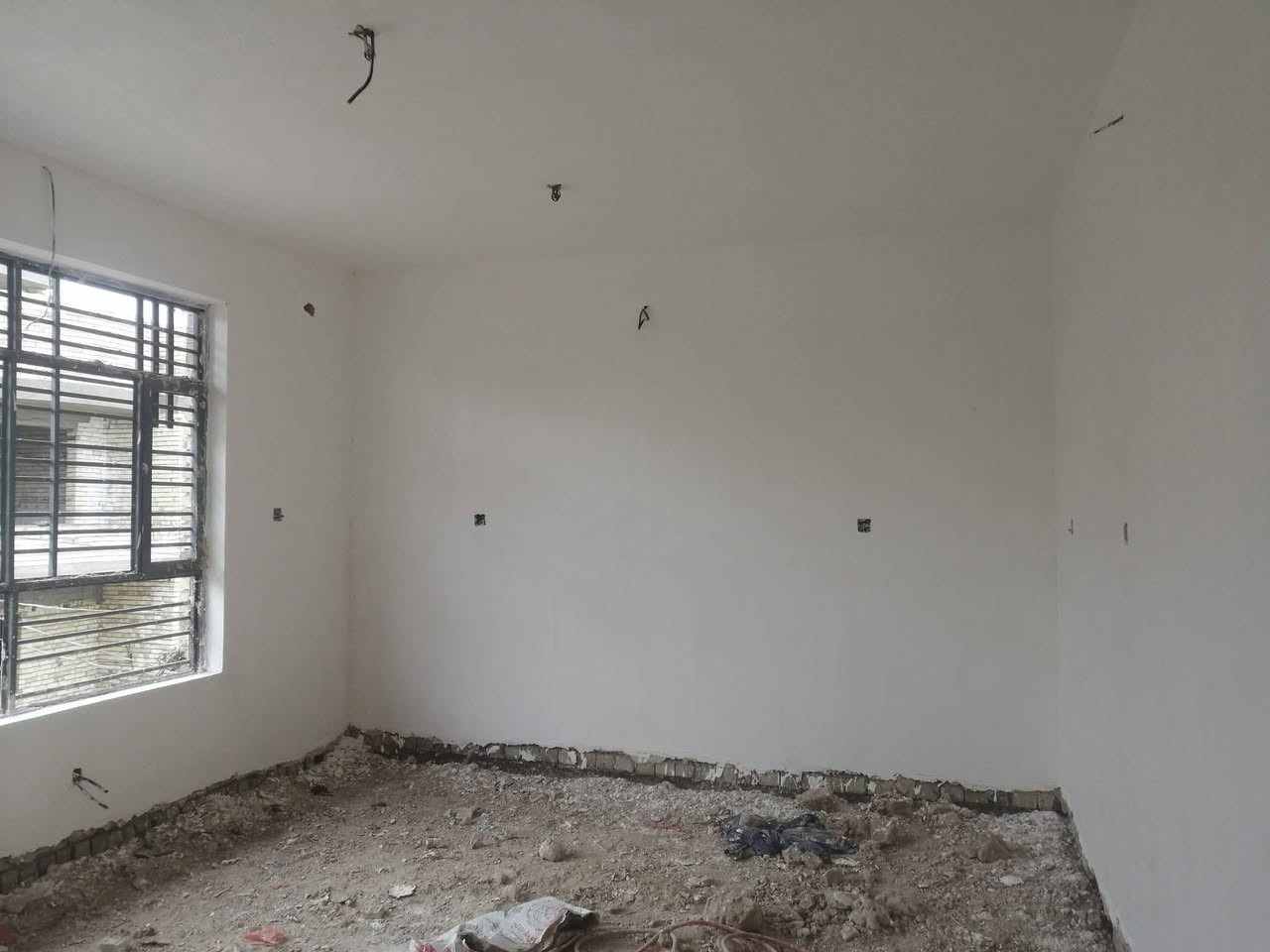 يتوفر كادر بياض سعرالمتر ٥٠٠٠ والمبيت بنفس الموقع نختم ونطلع شقل درجه أوله ورزق عله الله واني خادم رقم الهاتف ***********
