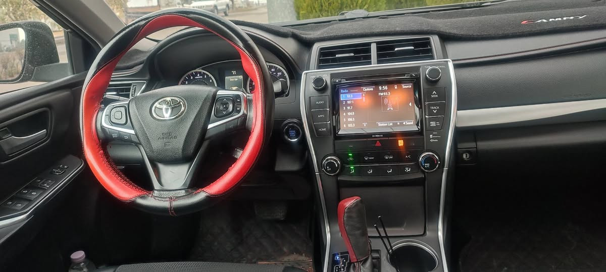 کامری ئەمریکی ڕەشی قەتران تەنها بۆنیتی بۆیاخە 99000mile ڕۆشتووە مواسەفات Se+ واتە بەصمةية و بةصمةي دةرگا وسلاید و دەبڵ صالنصاية و شاشە گەورە و 3 گێڕ و زۆر مواصەفاتی تر  سەیارەکە جوان و خاوێن ماوەتەوە بە ناوی خۆمەوەیە سەنەوی تا نزیکی 2028 تازەیە. شوێن سلێمانی
*********** السليمانية, العراق
