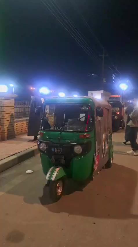 تكتك للبيع موديل 2022 رقم وسنويه تكتك مجفته تجفيت شركه وبيها ضربه بصف لبكلايت ومرجعه ***********
