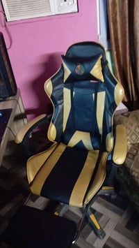 عندي كرسي النمور  مكاني بغداد كريعات عندي توصيل مناطق قريبه سعر ٦٠الف ...