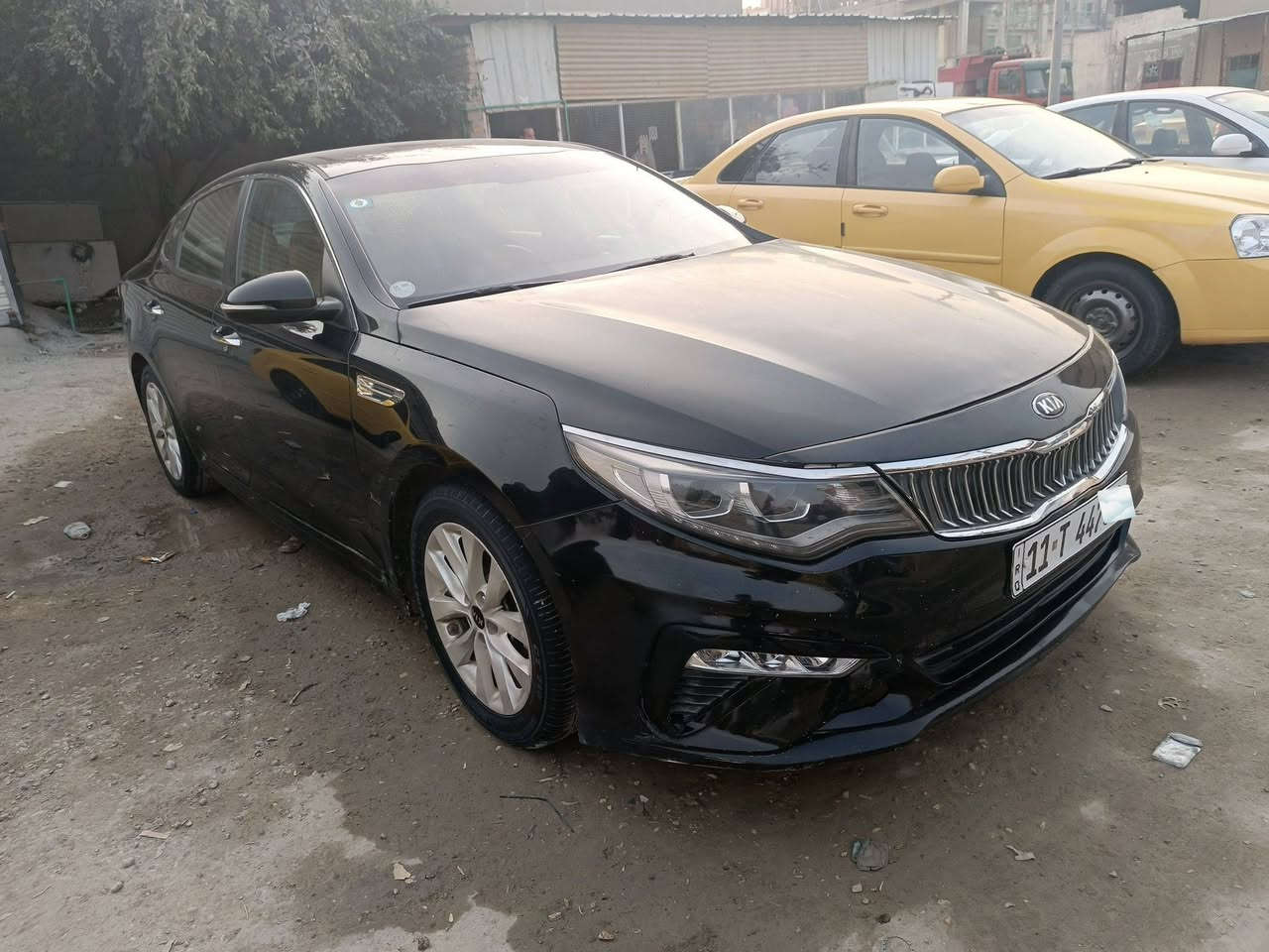 السلام عليكم للبيع كيه اوبتمه 2018وارد أمريكي مكينه 2400لاتبخير ولا شي كير جديد حداديه جديده تخم تاير كله جديد منضومه غاز وزنون كله جديد وجاهز كهربائيات كله جديده ماشيه 40الف سياره رقم بغداد تحويل ثاني يوم سياره مواصفات بيه رادار وشاشه كبيره وكامره دوار وبعد بيه مواصفات سياره حادث امريكه بيه جاملغ وبنيد بدون دواخل وبيه رش نص جاملغ جه ثانيه وتبديل باب الصدر أصلي هاي تفاصيله مكلف بل نشر  سعره 
سعره ب 123وبيه مجال بصيط مكانه الديوانيه للستفسار الاتصال عله رقم ***********
