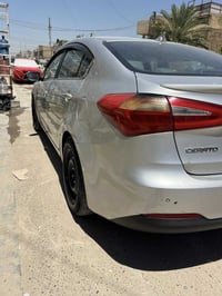 سيراتو 2014 فول ١/١  جاهزه من كل نواحي اي نفص مابيه بيه قطعتين تبديل و...