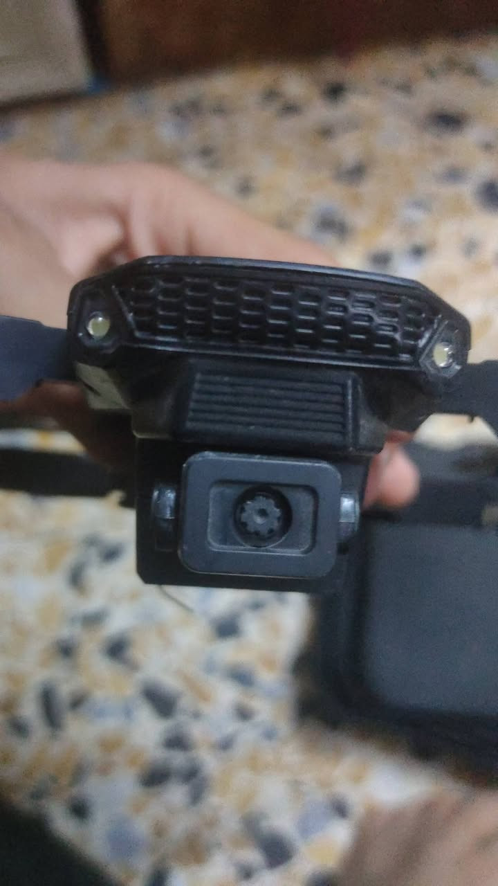 E88 PRO DRONE.
المدى 250متر

الارتفاع70متر

البطاريه 10 دقائق إلى 15دقيقة

السعر 30مع التوصيل

بيها كامرتين واحده من الامام وحدة من جوة

مع كامل ملحقاتها موجوده في الصوره


**إذا كنت صاحب هذا الإعلان وتريد حذفه لأي سبب، رجاءا أرسل رسالة إلى الدعم الفني**