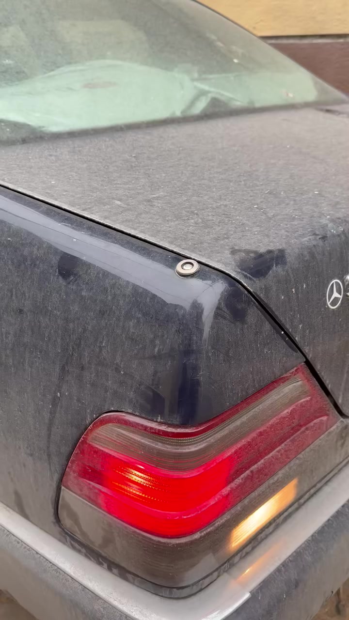 السلام عليكم من رخصه الادمن المحترم
مرسيدس شبح للبيع ١٩٩٤ رئاسي باب طويله
السياره جاهزه من كل شيء 
كير مكينه بلاد خراطيم مكفول
تبريد ثلج منضومه تبريد كلها جديده
سستم سماعات مرسيدس اصلي صوت ايخبل 
السياره مسويها عازل صوت وحراره درجه اولى انسه الصوت الخارجي
فيتم ومنضومه فلاتر كلها جديده 
تخم تاير 
كشنات كهرباء 
رقم بغداد باسمي 
***********
