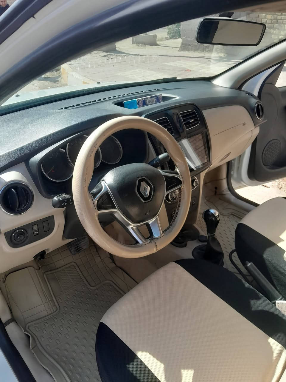 سياره رينو سمبل  موديل٢٣ استلام شركه بأسمي ومتعهد بالتسديد واتعهد بالأصوليات ذوالتسديد والعيب الشرعي جاهزه السياره من تبريد وحداديه كهربائيات محرك كير السعر ٦٥وبي مجال ذي قار سوق السيوخ
***********
