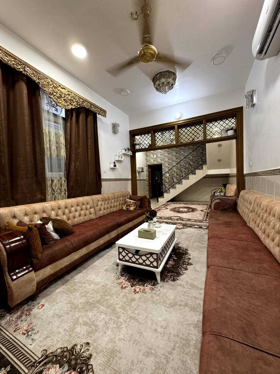 دار (( للبيع )) النجف الأشرف
(( حي ميسان )) 
         (( طابو صرف )) 
--------------------------------------------------------------------------
المساحة  ((   100 متر   )) 
السعر ((155 مليون  وبي مجال قليل ))
قطاع      ((      22        )) 
شارع 12 متر. تبليط 
--------------------------------------------------------------------------
يتكون من  : طابقين
          ((الطابق  الإول )) 
استقبال + صالة + مطبخ + غرفة + صحيات عدد (2)
          ((الطابق الثاني )) 
صالة + (2) غرف + صحيات 
--------------------------------------------------------------------------
           (( ملاحظة )) 
البناء صب كونكريت مسلح
و طابوق نهروان
بناء جناي  
--------------------------------------------------------------------------
للاستفسار الاتصال على الرقم 
التالي (( أو )) الاتصال على الواتساب
***********
موقع البيت
 الشارع المقابيل سوق المخضر 
 -------------------------------------------------------------------
