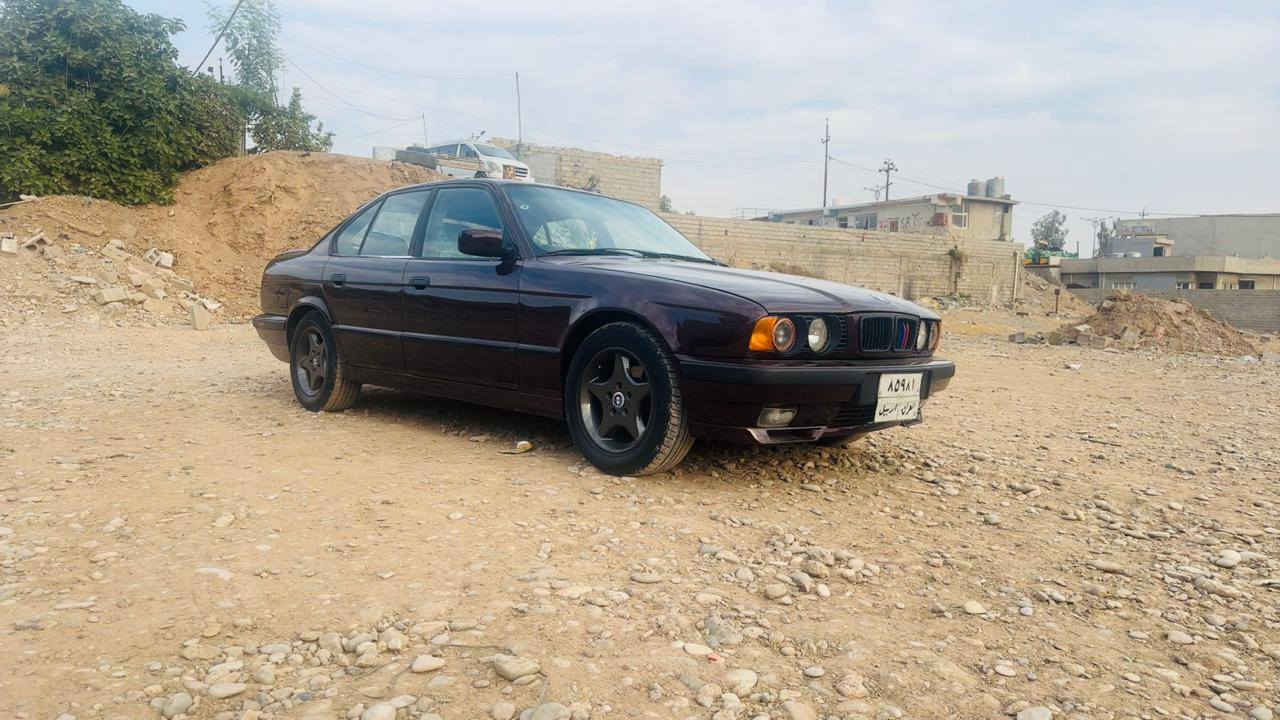 بي ام للبيع 525بلاد أوتوماتيك بلاد كير محرك شرط مسكر فانوس موديل ٩٤ شرط تحويل او سعر ٥٥ وبي مجال قليل مكاني بين اربيل وكركوك مو بايل ***********
