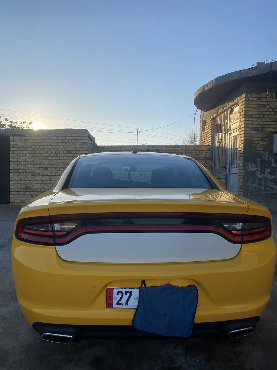 سلام عليكم دوج جارجر للبيع موديل 16 معلايه 17 سياره جديده مكينه كير حداديه طخم تاير سياره جاهزه 
خطها ناصريه بغداد رقم جديد السعر 175 وبيه مجال 
***********
