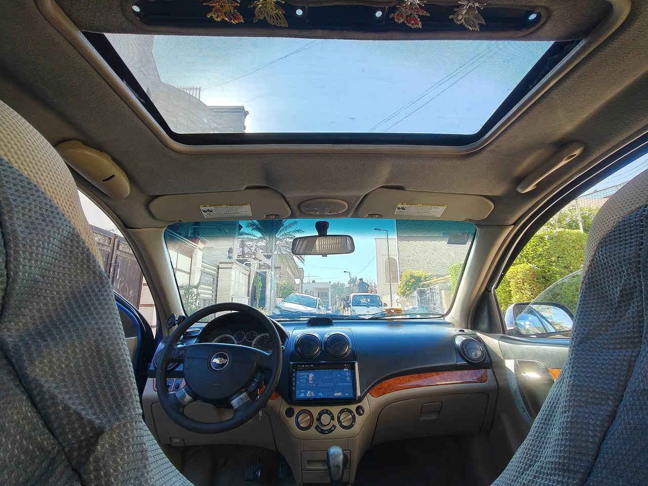 السلام عليكم
للبيع افيو 2008 مصبوغة عام 
 4 جام كهرباء 
فتحه سقف 
السيارة 
بيها دخان بس صبح من اشغلها 
وتاخر بالتشغيل صبح 
ابيعها ع وضعها ب 43 $
الشراي يتواصل وياي وبلخدمة اني عنواني زيونه قرب مسجد الغدير
***********
