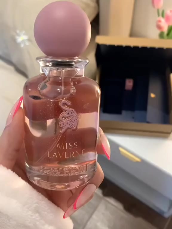 عطر جورجينا مس لاڤيرى 😍

🫶❤️‍🔥 "عطر الانوثه بمعنى الكلمة " ❤

عطر جذاب  ومناسب لكل لحظه 🥳🥳

وبسعر جميل 🔥 15الف فقط 
 ✌️
‏


**إذا كنت صاحب هذا الإعلان وتريد حذفه لأي سبب، رجاءا أرسل رسالة إلى الدعم الفني**