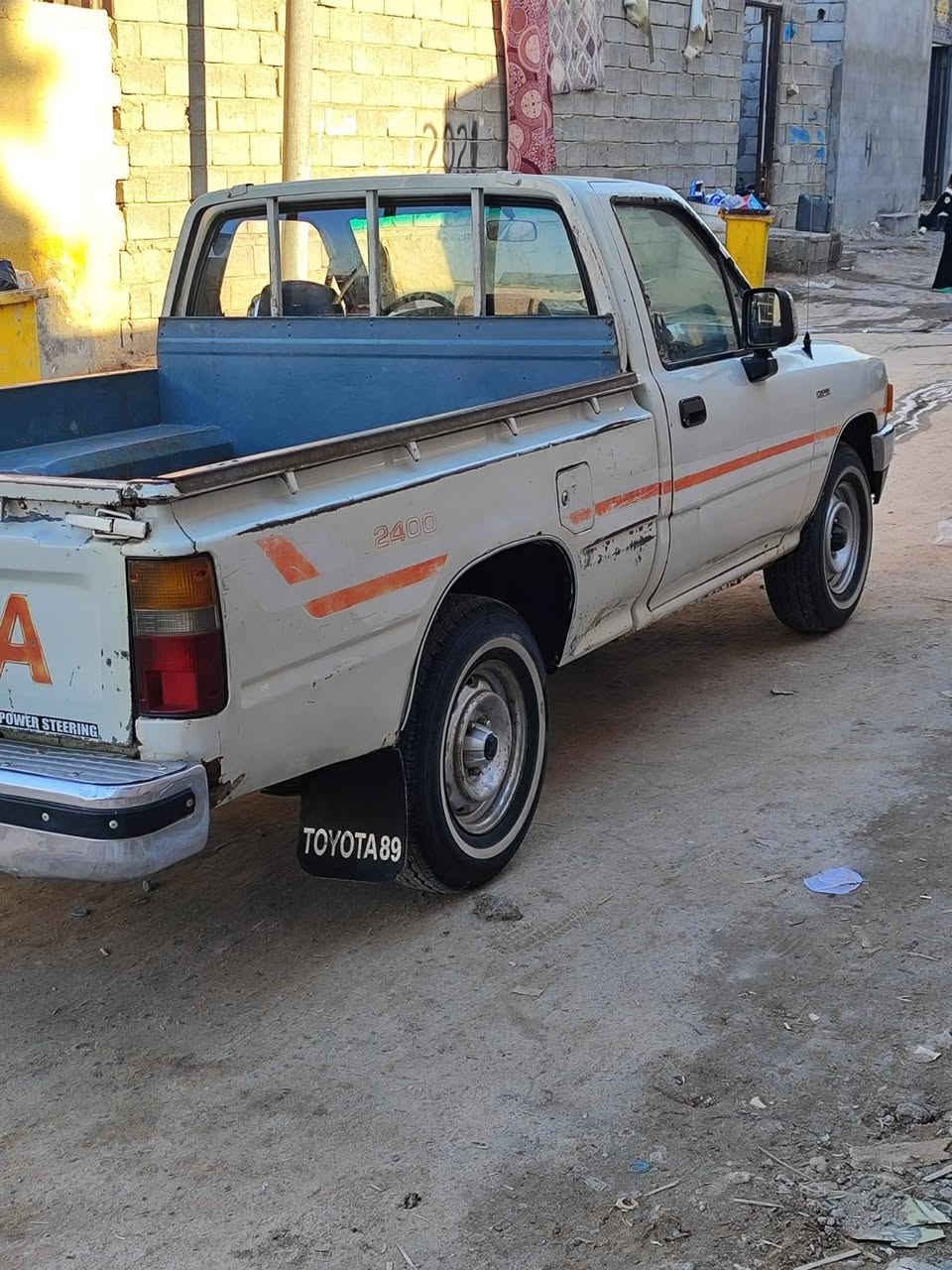 سلام عليكم سياره ٨٩ للبيع جاهزه للعمل مكينه جديده كير جديد حداديه جديدة تخم تاير سنويه لل ٢٩ بسمي شاصي مكفول سعر ٥٠ وبيها مجال بسيط للشراي اني مكلف بنشر رقم صاحب سياره *********** /***********
