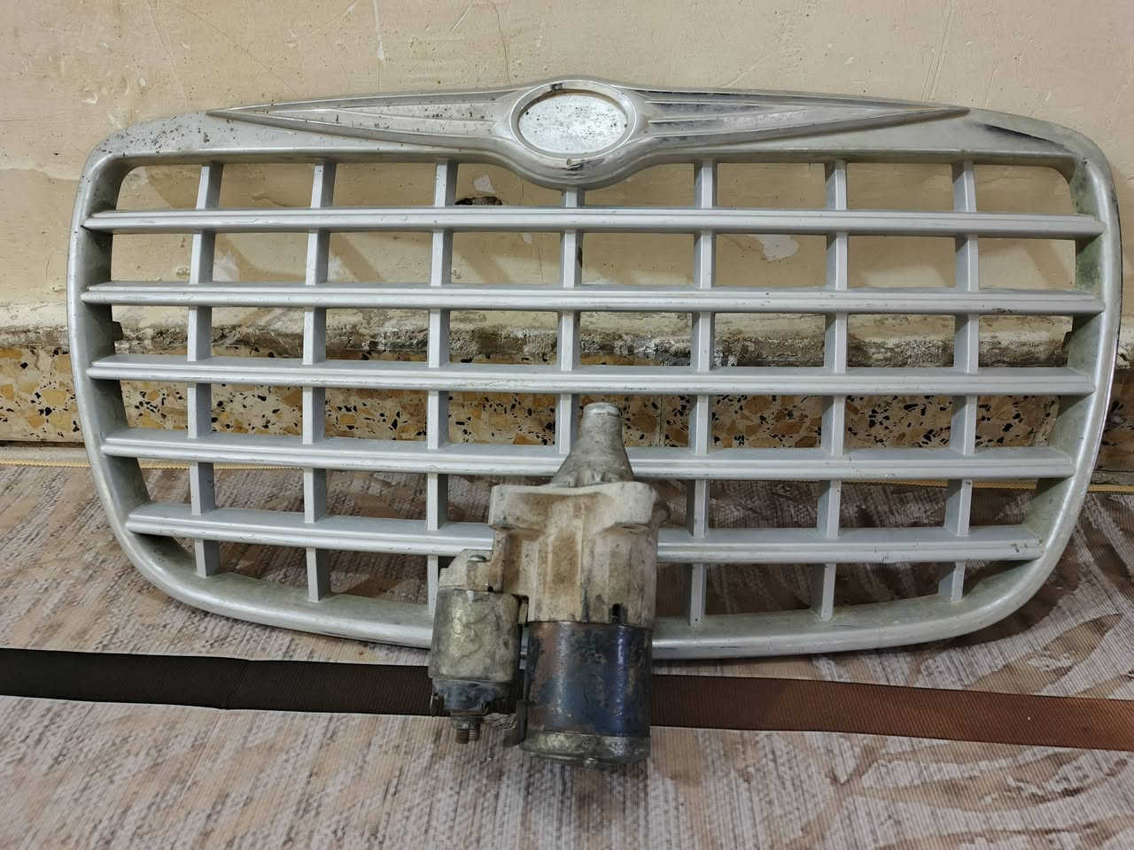 مروحه مع محول +سلف +شباك... كلهن اوباما موديل 2010...مال كصه 100الف.. الشراي يخابر.. كربلاء ***********
