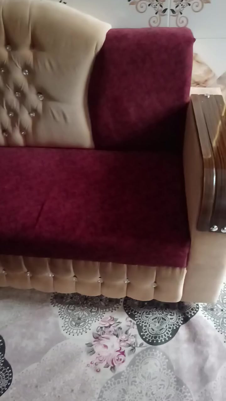 ديوان للبيع  قياس 8متر  مكاني بابل ورديه خارج  ***********
