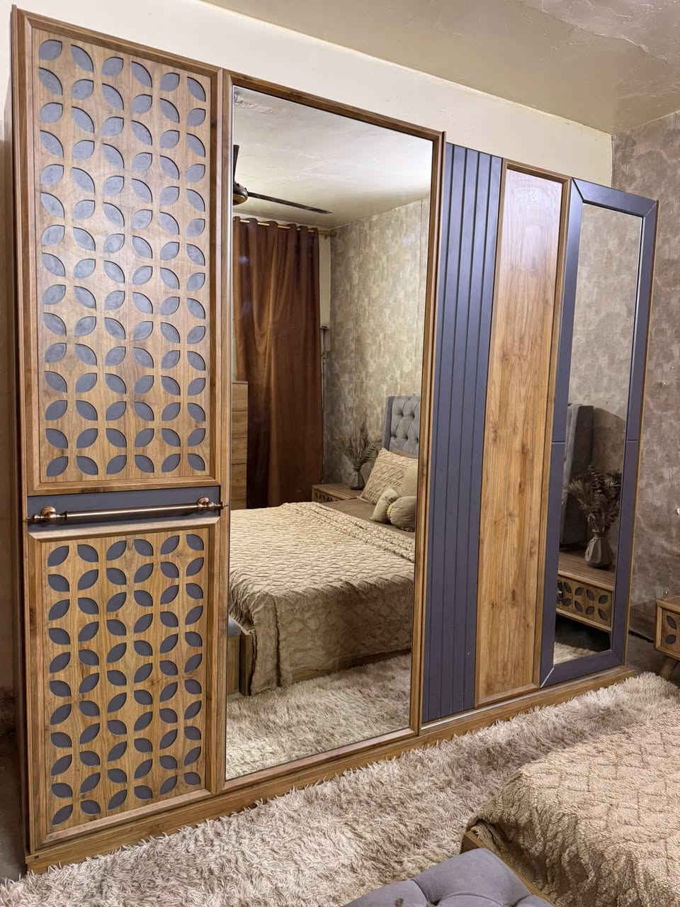 غرفة من  ماركة هوم فور التركية مابيهه اي ضرر تتكون من ٩ قطع اي استفسار الاتصال ع رقم ‭٠٧٧٧ ٦٧٢ ٣١٠٧‬
