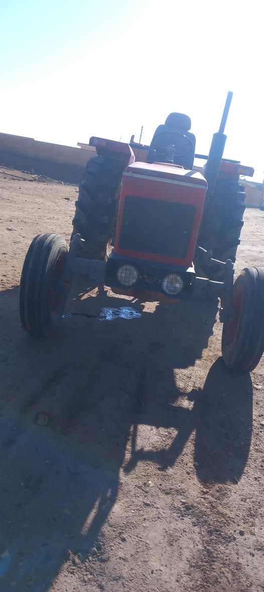 عنتر للبيع سلف باتري طخم تاير كشر جديد جاملغات نضاف لايت جهاز رفع شغال محرك نضيف بگ لايت كله شغال مكان عنه مجمع حصئ لاتصال ع رقم ***********سعر 3500 وبي مجال
