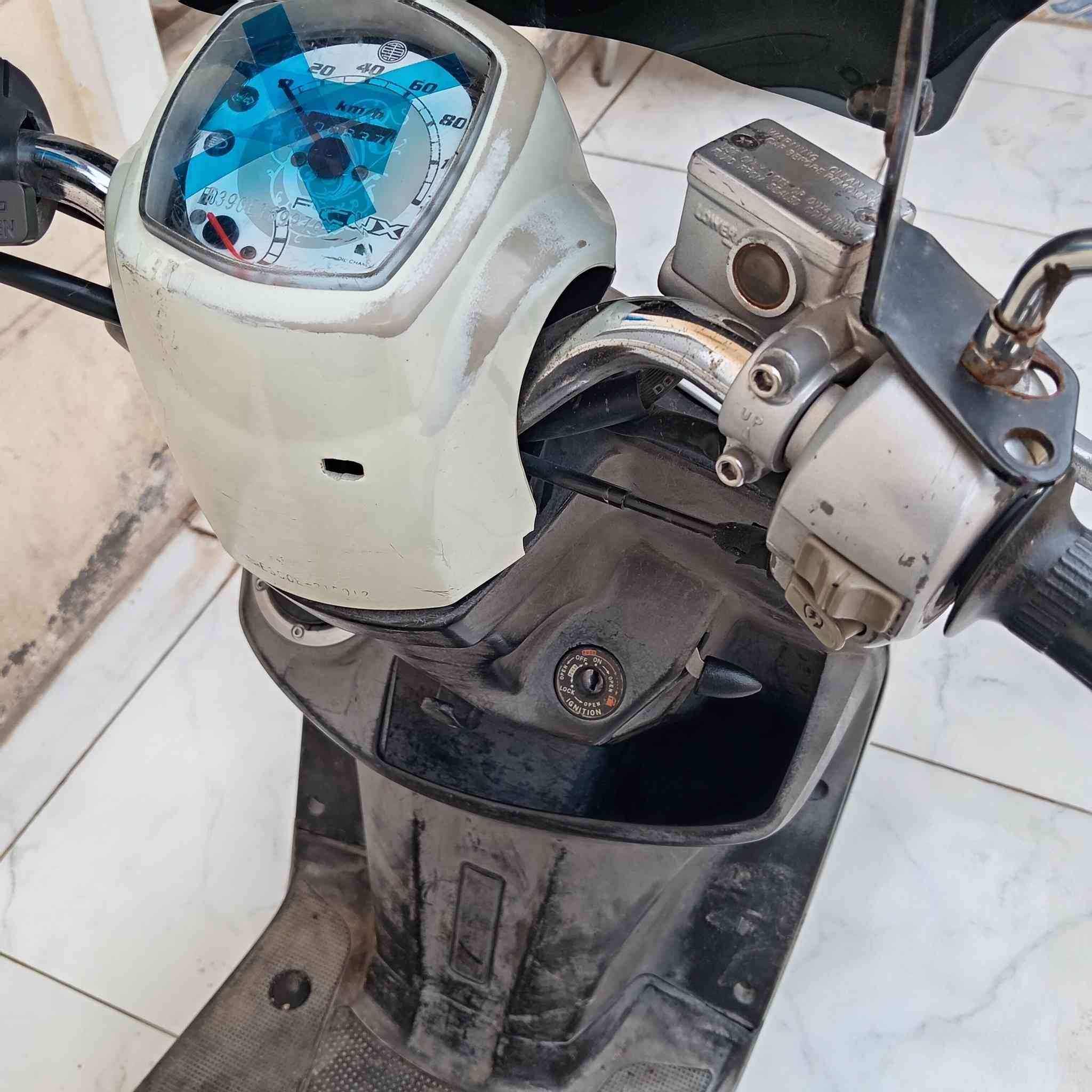 سلام عليكم ورحمة الله ماكس بوليس مكينه ٤٩ البلاد مامفتوحه مكينه لاصوت لاتبخير لانضوح كهربائيات كلها شغاله مابيها نقص اكلوب رايدها ٥٧٥ قفل من الاخير رقمي ***********
