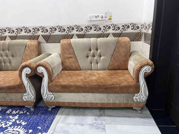 22 مقعد  400 الف تواصل  مع، رقم ***********
