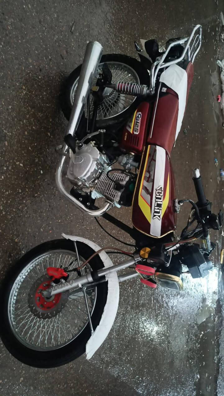 سلام عليكم
سلام عليكم 
سولنك باب اول موديل 24 للبيع دراجه علبلادي نضافه فول محرك كبس كهربيات كامله كيج اكتروني  سعر 600بيه مجال للشراي *********** مكاني كركوك
