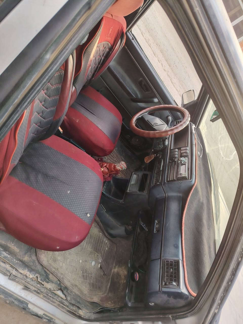 السلام عليكم كولف موديل ١٩٩١ السيارة على بلاد مكينه وكير وتدفئ وكهربائيات مكفولات السيارة نظيفة استخدام شخصي ومعتني بيهه لاخر حبه رقم صلاح الدين 
السعر 27 ورقة وبيهه مجال بسيط تجي تشوفهه وتشلع عيوني المكان الحويجه 
رقم *********** بي واتس اب
