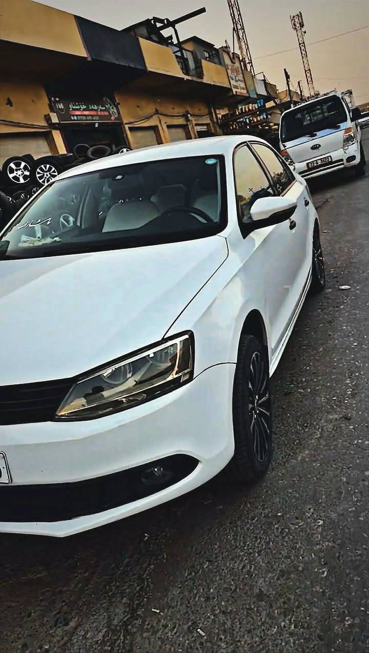 سڵاو هاوڕێیان جيتا    2014  سياره كه زور جوانه نومنايه له جواني مشاءالله داوي 
رقم صاناوي نويه بيشي تازه توند كرديه 
مكينة كير باشارت مكينه ناكرايتوه باشارت 
2.0 بي توربو خليجي نيو مواسفات سي بارجه 
صبوغه بي ناوكرتن بي شوري بي ايرباك أربيل, العراق


**إذا كنت صاحب هذا الإعلان وتريد حذفه لأي سبب، رجاءا أرسل رسالة إلى الدعم الفني**