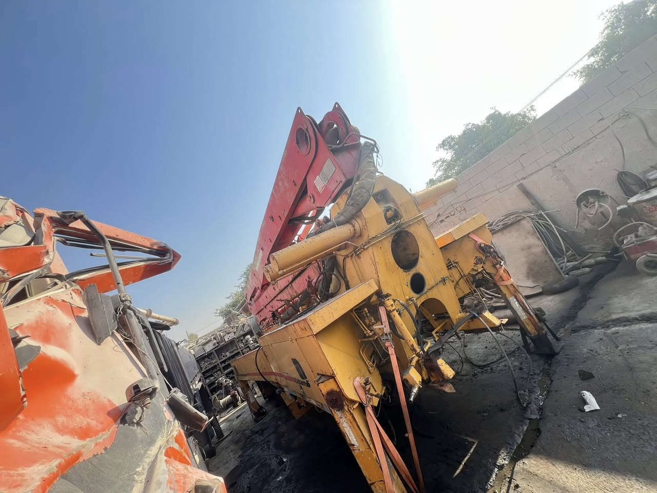 للبيع جهاز بتس ماستر 36متر  2003شوط قصير   تك مضخة ***********
