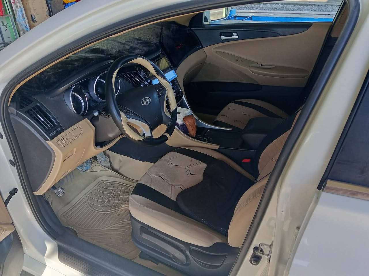 السلام عليكم للبيع سوناته  موديل 2012 بدون ضرر ولا دعم عده صبعين بل بنيد موضح بل صوره السياره كلين الكلين  محرك 2000 خليجي محرك كير صدر تواير كلو جديد شرط رقم نينوئ بسمي  السعر 135  بيها مجال للطيبين رقم الهاتف *********** مكاني صلاح الدين الشركاط
